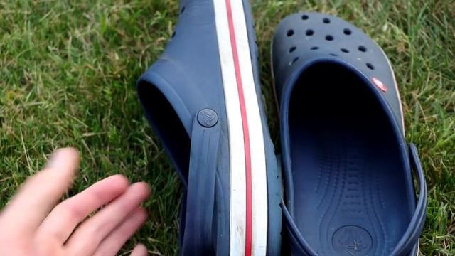 BEST SUMMER SHOES EVER! | Croc Crocband Clogs Honest Review | AKOGR