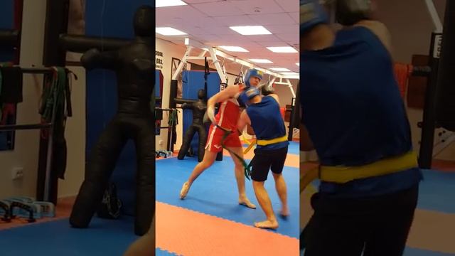 КЛУБ БОКСА И КИКБОКСИНГА 