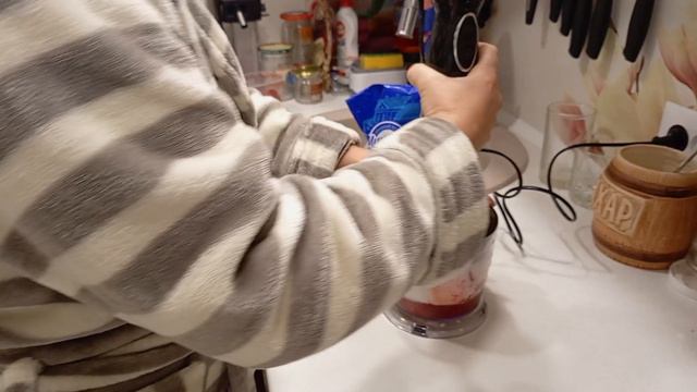 Йогурт с клубникой вкусно 😋 и дёшево 🥤 смотреть онлайн