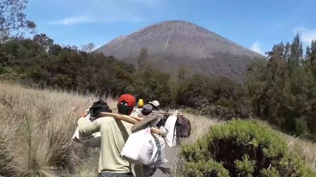 Mt. Semeru - Volcano - East Java - Indo Trekkers смотреть онлайн