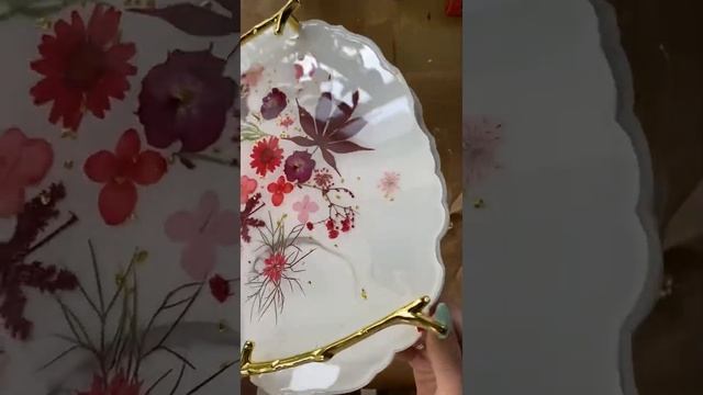 Поднос из эпоксидной смолы и сухоцветов смотреть онлайн