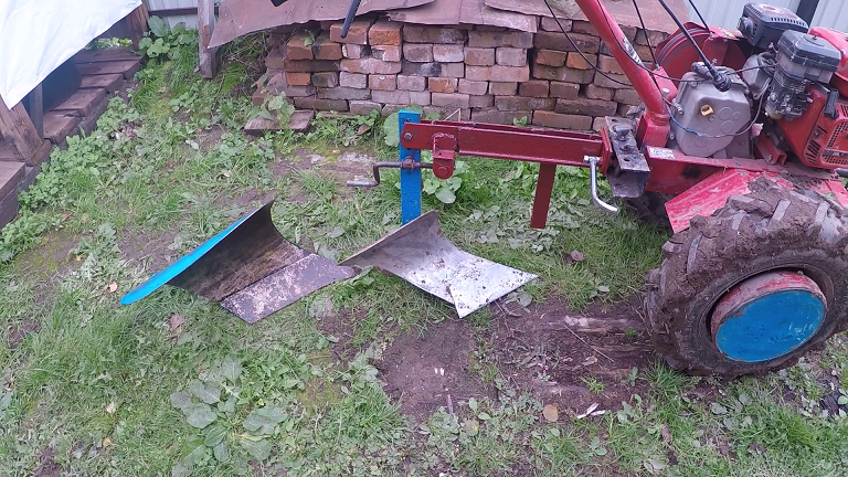 Запахал грядки. смотреть онлайн