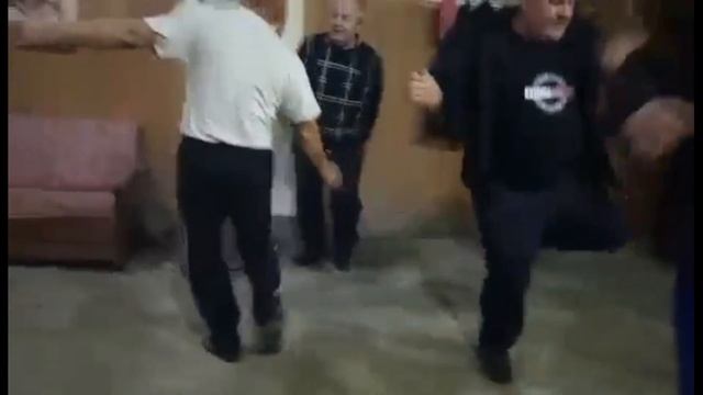 #3 претендент на розыгрыш Мужики отмечают день водителя! Зашквар! Eltronic EL 1212ch Оттянулись 100 смотреть онлайн