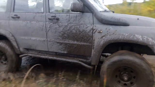 Бешенный X-Trail по грязи на танковой дороге! UAZ Patriot, Terrano, TLC 80, Prado, Carib. OffRoad смотреть онлайн