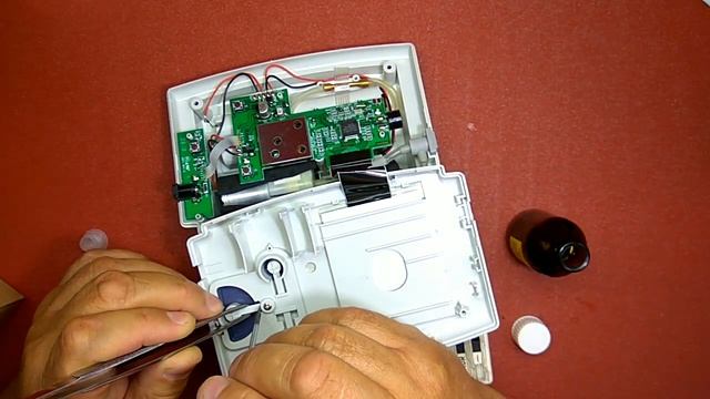 Ремонт тонометра AND UA 787. Не включается. Восстановление кнопки включения. смотреть онлайн