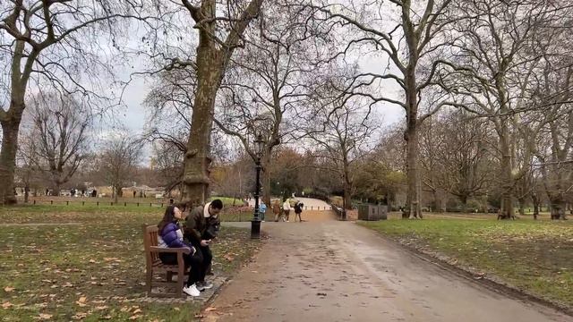 London Walk On Christmas Day, 1pm On 25th December, Knightsbridge, Hyde Park,Belgravia,Sloane Stree