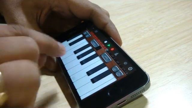 iPhone GarageBand (Piano) App | Ovvundraai Thirudugiraai (Jeeva) | Instrumental cover by Ramalingam смотреть онлайн