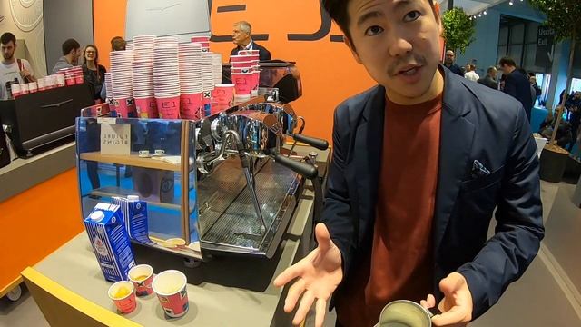 Eagle One 蒸打牛奶示範 смотреть онлайн
