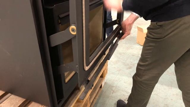 монтаж / демонтаж каминной вставки HWAM смотреть онлайн