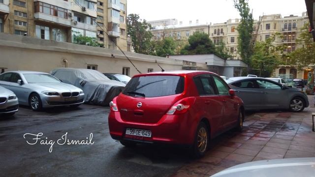 Мокрый сентябрь Сквозной двор с улицы Гаджибекова на улицу Хагани смотреть онлайн