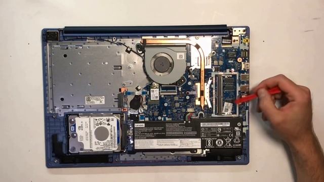Разборка Lenovo IdeaPad 330-15IKB для установки SSD
