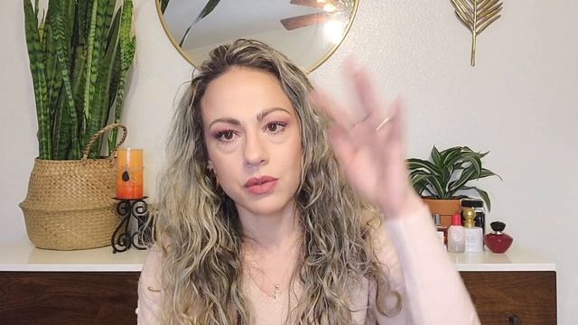 Elizabeth Arden perfumes. смотреть онлайн