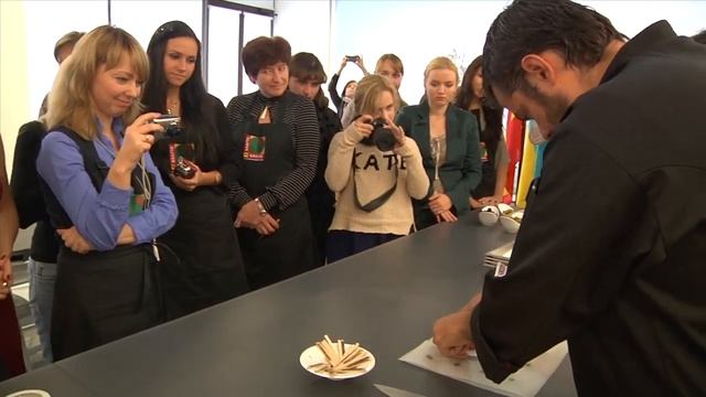 Мастер-класс 2011: шоколадные диски с оливками и перцем смотреть онлайн
