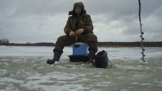 Ловлю окуня на самодельные блёсны. смотреть онлайн