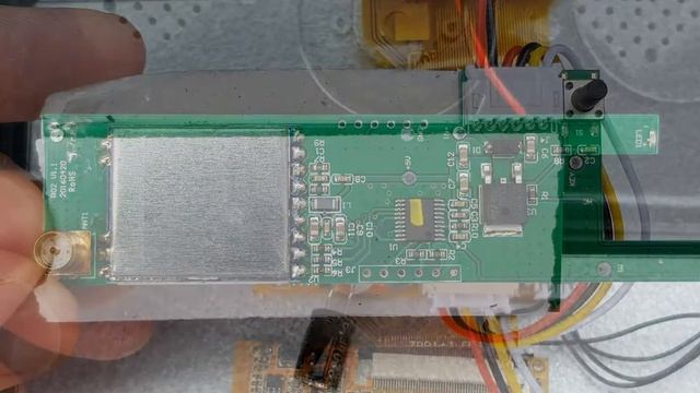 What's inside Eachine FPV 5.8g Display Monitor LCD with receiver смотреть онлайн