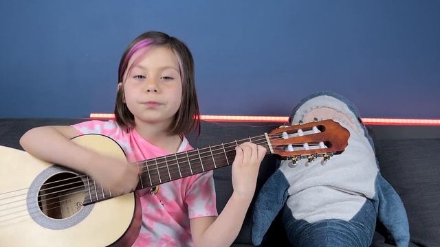 Новогодние Игрушки (Cover) смотреть онлайн