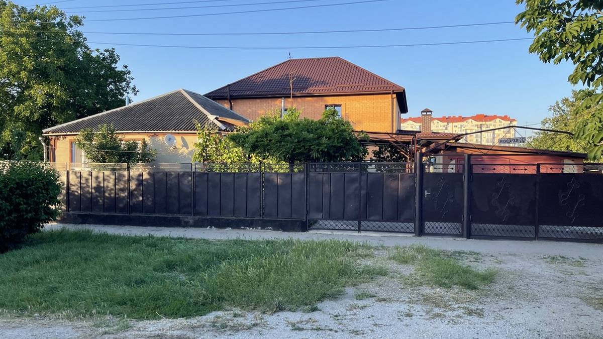 ПРОДЁТСЯ ДОМ -97 м² НА УЧАСТКЕ -6 сот. г. Славянск-на-Кубани, ул Краснодарская 282, т.: 89184882246