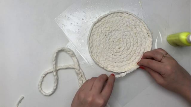 DIY Wicker basket from paper napkins смотреть онлайн