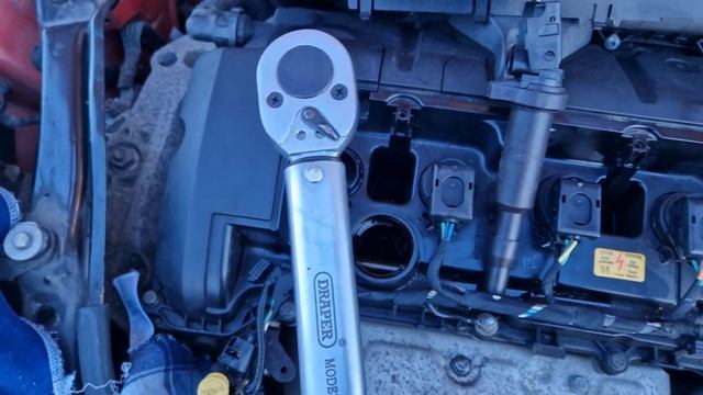 Mini Hatch 1.4 1.6 Cooper R56 2006 to 2015 How to change Spark Plugs and Coil Pack DIY Service смотреть онлайн