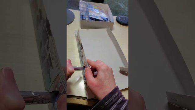 Fold and flatten Gunpla boxes for better storage. смотреть онлайн