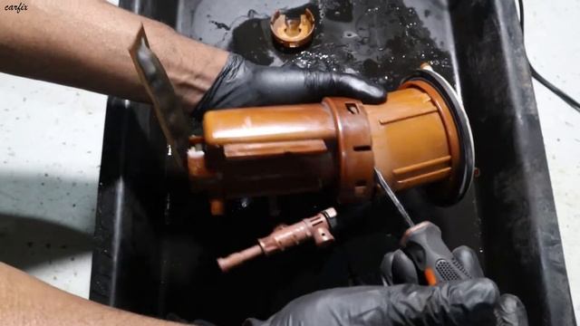 Replace fuel filter Mitsubishi Pajero (petrol) in tank filter, смотреть онлайн