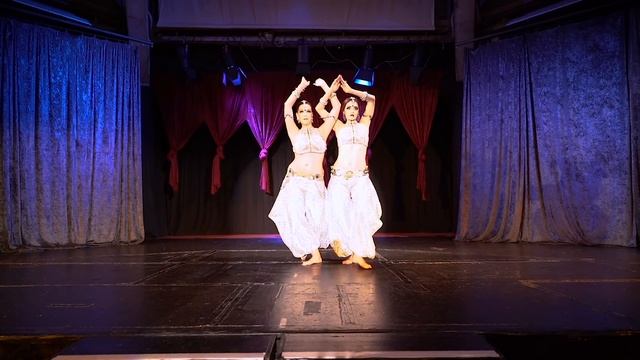 Josefine Wandel & Olga Meos / Tribal Fusion Indian Style Dance / MANTRA смотреть онлайн