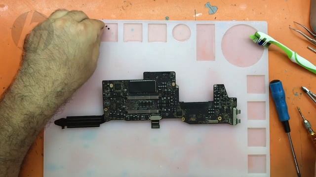 Macbook Pro A1708 (2016 13inch) Sıvı Teması