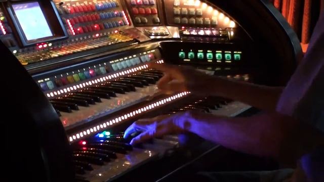 Walter Hammel Plays "Dance Of The Hours Cha Cha" On the Lowrey Prestige Virtual Orchestra смотреть онлайн