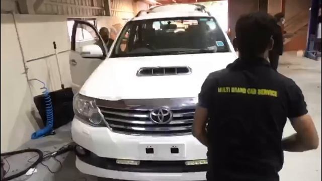 Rubbing wax polish (Toyota fortuner) смотреть онлайн