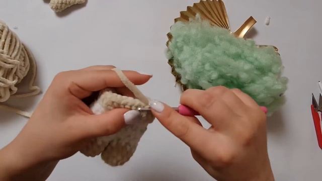 Мишка валентинка|Часть 1|С сердечком. Валентинка крючком амигуруми. смотреть онлайн
