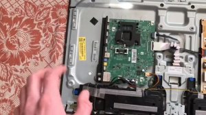 Как открыть крышку у телевизора SAMSUNG 5 серии