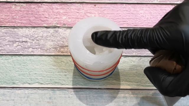 Объёмные фигурки из шоколада. Как затемперировать и раскрасить шоколад. смотреть онлайн