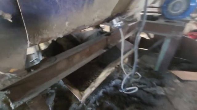 ЗАПУСТИЛ ЗАВОД И УКЛАДКУ ТРОТУАРНОЙ ПЛИТКИ смотреть онлайн