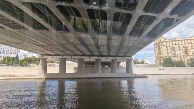 Прогулка по Москве реке смотреть онлайн