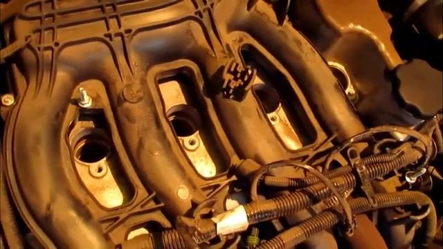 Замена свечей зажигания, Приора 25 000 км.видео смотреть онлайн