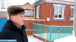 День за днем. Житель Апасево изготавливает наличники из металла