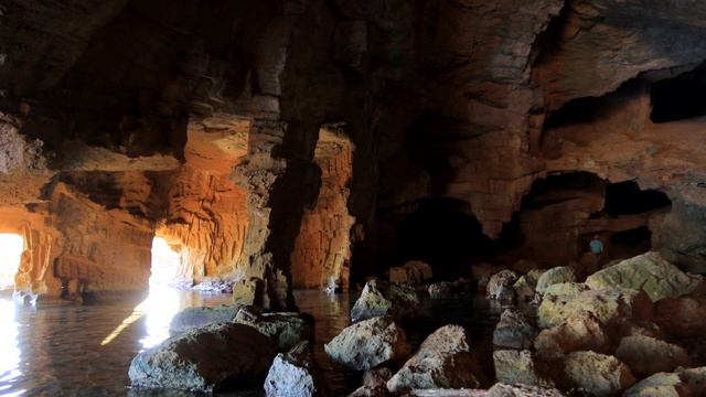 La Cova Tallada en Jávea смотреть онлайн