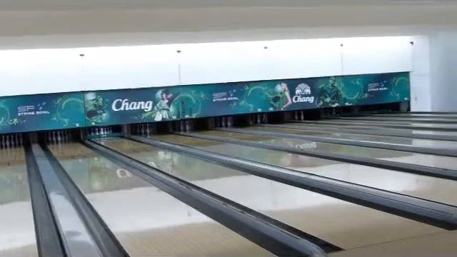 Diana and Stan bowling Avi смотреть онлайн