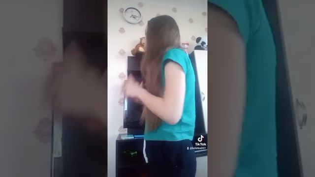 Кто её сюда позвал