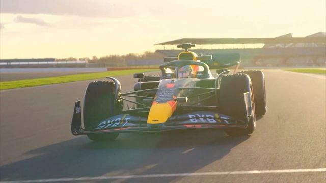 The F1 Season So Far With Oracle Red Bull Racing's Max Verstappen | Mobil 1 The Grid смотреть онлайн