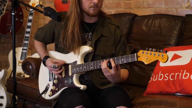 Fender Professional II Stratocaster in Olympic White @ Sherwood Phoenix смотреть онлайн