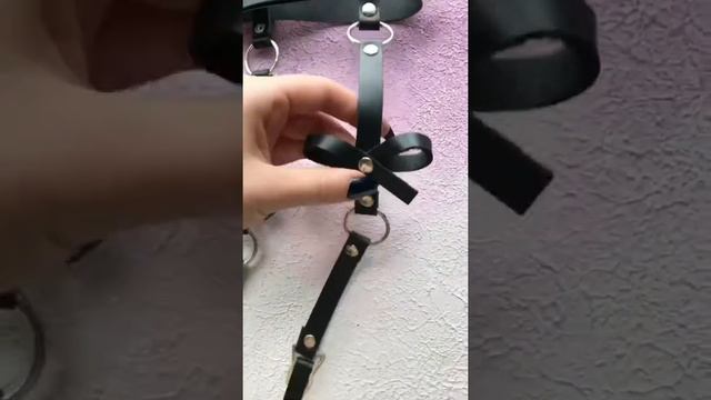 Кожаный пояс для чулок смотреть онлайн