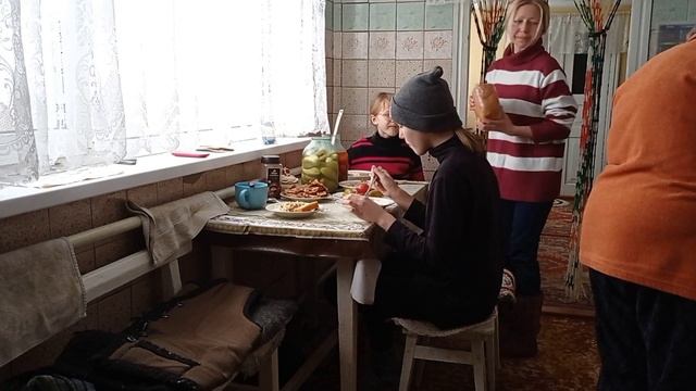 Живём одни в деревне. Наш выходной день у Бабуси.