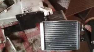 Ниссан Навара D 22. Меняем радиатор печки.