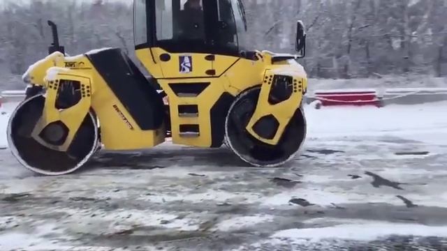 Дрифт без резины. Или как строят дороги в России )) смотреть онлайн