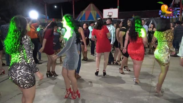 Bombon de Oro ! --Todos sus movimientos de baile te van a gustar,Zapatitos Rojos смотреть онлайн