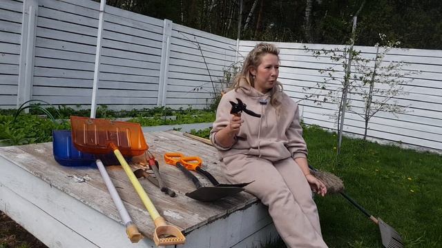 Выбираем инструменты для сада: лопаты / грабли / тяпки / метлы / кусторез / COUNTRY VLOG смотреть онлайн