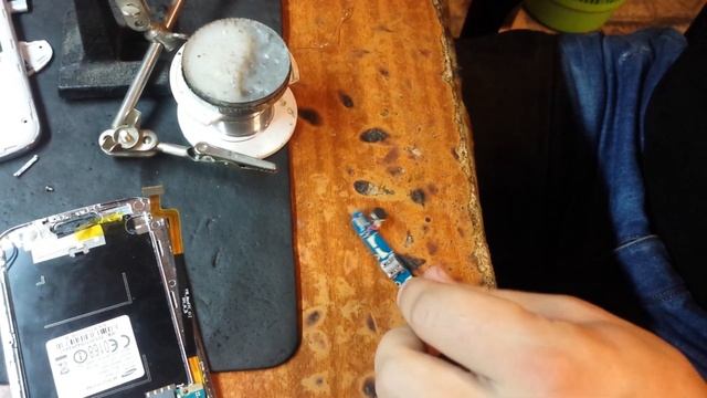 Samsung GALAXY S4 китаец...не заряжается смотреть онлайн