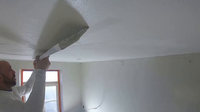 Het Stukadoren Van Plafond Met Knauf MP75, Spuitmachine G54 Samen Met De PFT Silomat.