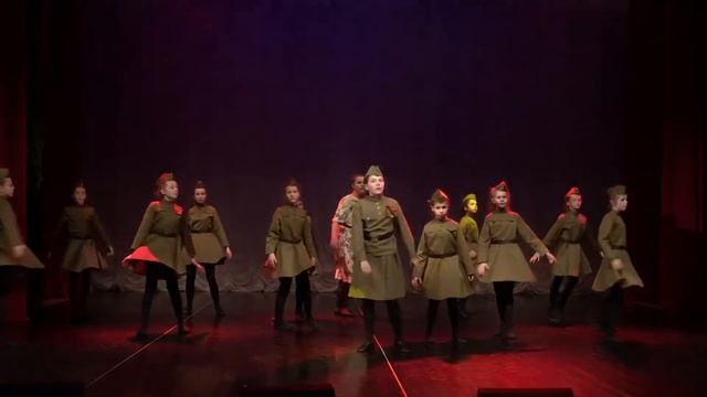 Акция "Слово Победы". МБУК "ДК "Луч"; Ансамбль танца народов мира "Планета" — "Месяц май" смотреть онлайн